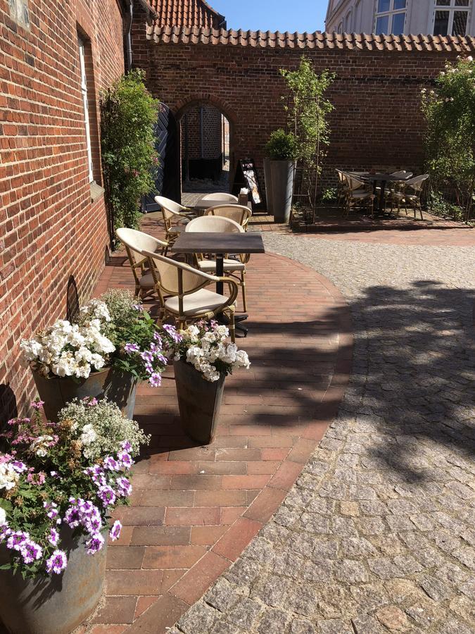 Den Gamle Arrest Bed & Breakfast Ribe Exterior photo